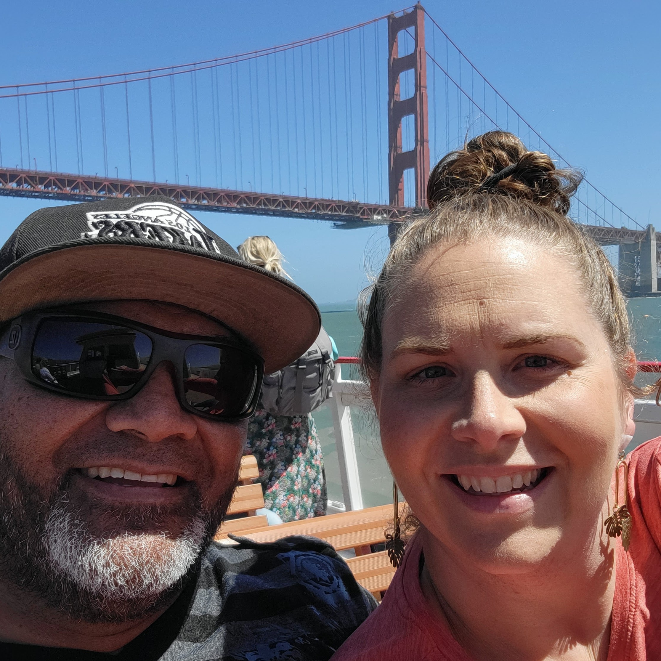 married couple under golden gate bridge
